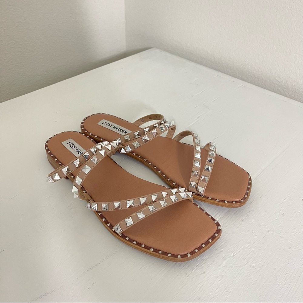 NWOT Steve Madden Skyler Nude Studded Mules Tan Size 10
